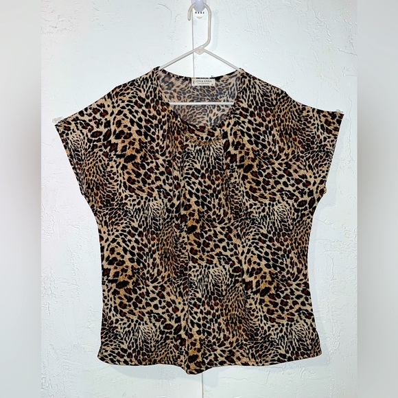 Jon & Anna Contemporary Top - Picture 1 of 11